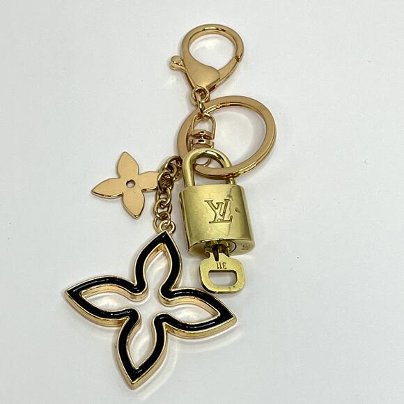 Louis Vuitton Lock & Key Set # 311 with a Flower Keychain - Picture 1 of 4